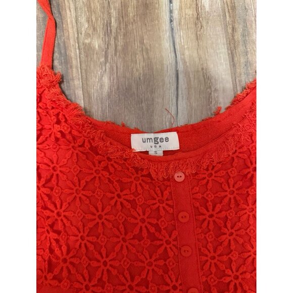 Umgee Crochet Flower Tank - Picture 2 of 3